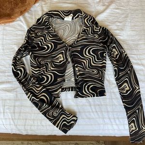 Groovy collared long sleeve crop